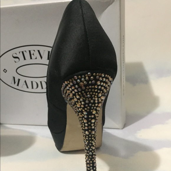 Steve Madden 5 inch Blk Satin w Crystals - Picture 7 of 7